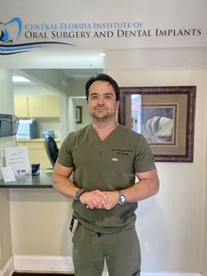 Dr. Juan Samaniego